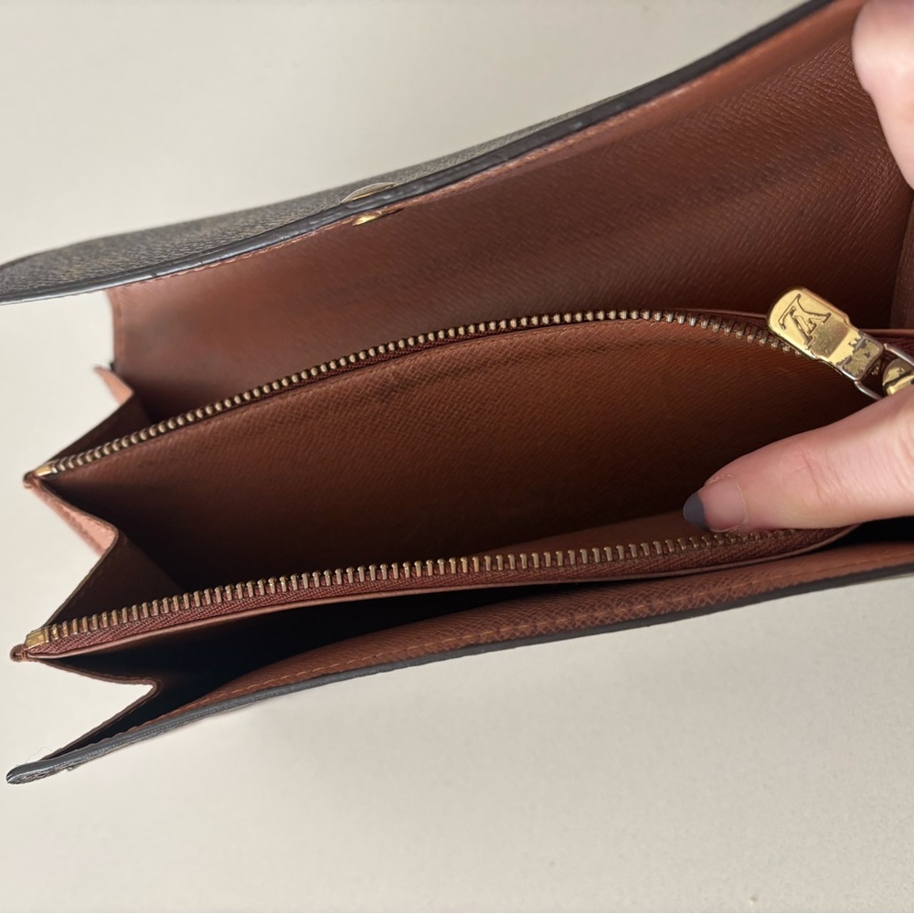 Louis Vuitton Brown Monogram Sarah Wallet - Picture 6 of 9